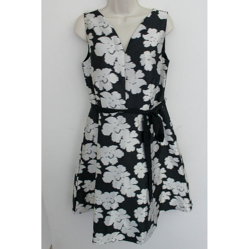 RSVP by Talbots Dress 8 Petite Black White Floral Sleeveless Jacquard Fit Flare